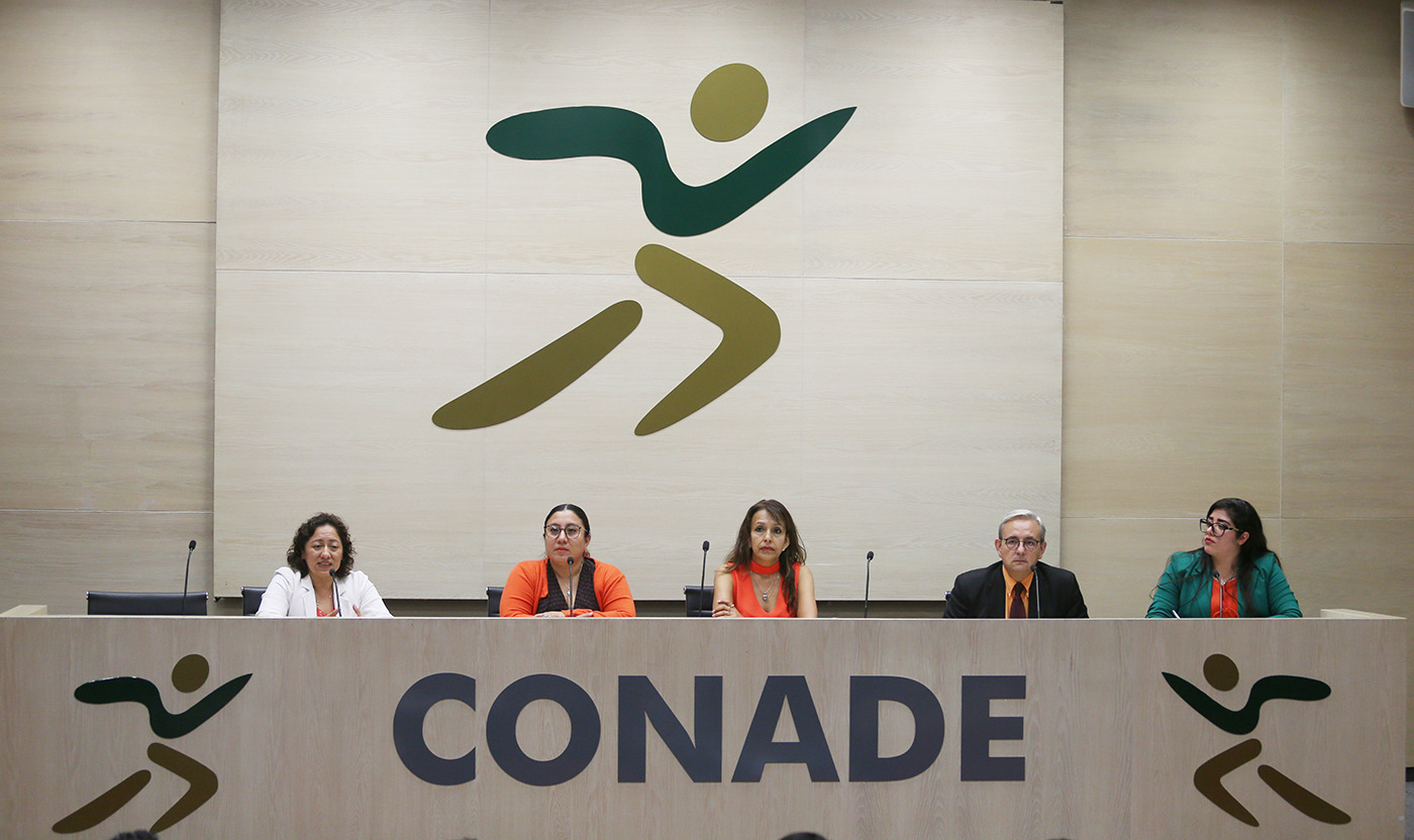 Cecilia Vidals, Mariana Limón y Aglae Madrigal, encabezaron la ponencia sobre temas de hostigamiento, discriminación y acoso sexual en el ambiente laboral. 
CONADE