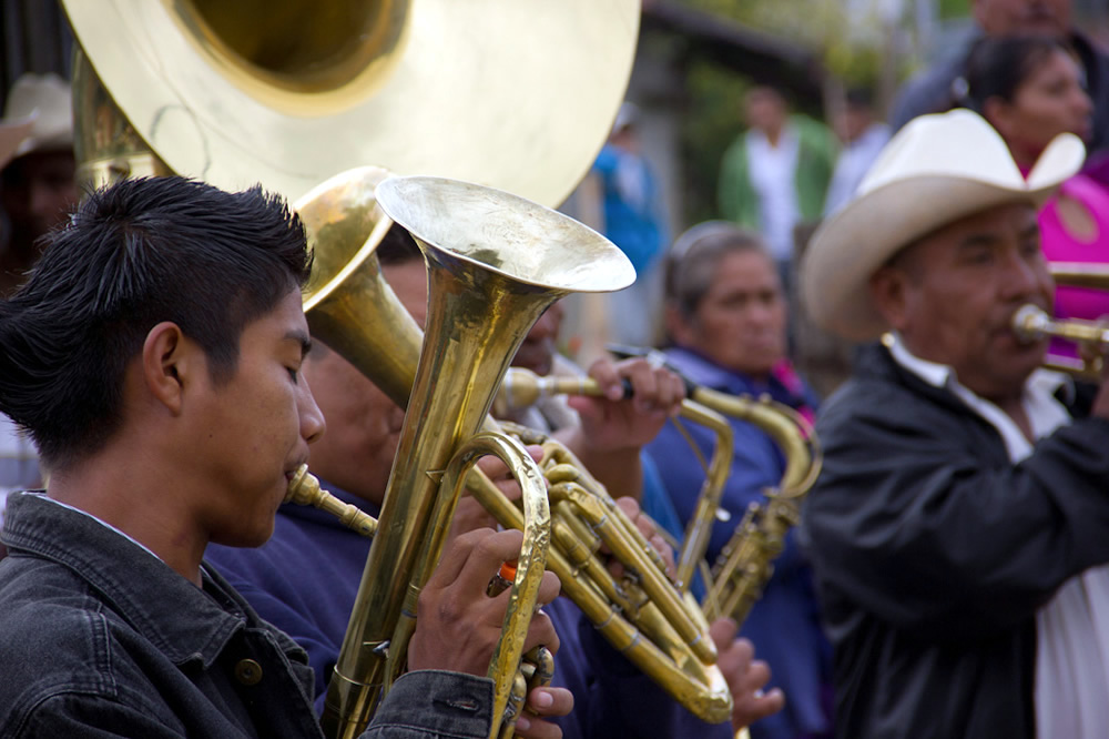 La celebración de la Semana Santa entre los pueblos indígenas de México.
