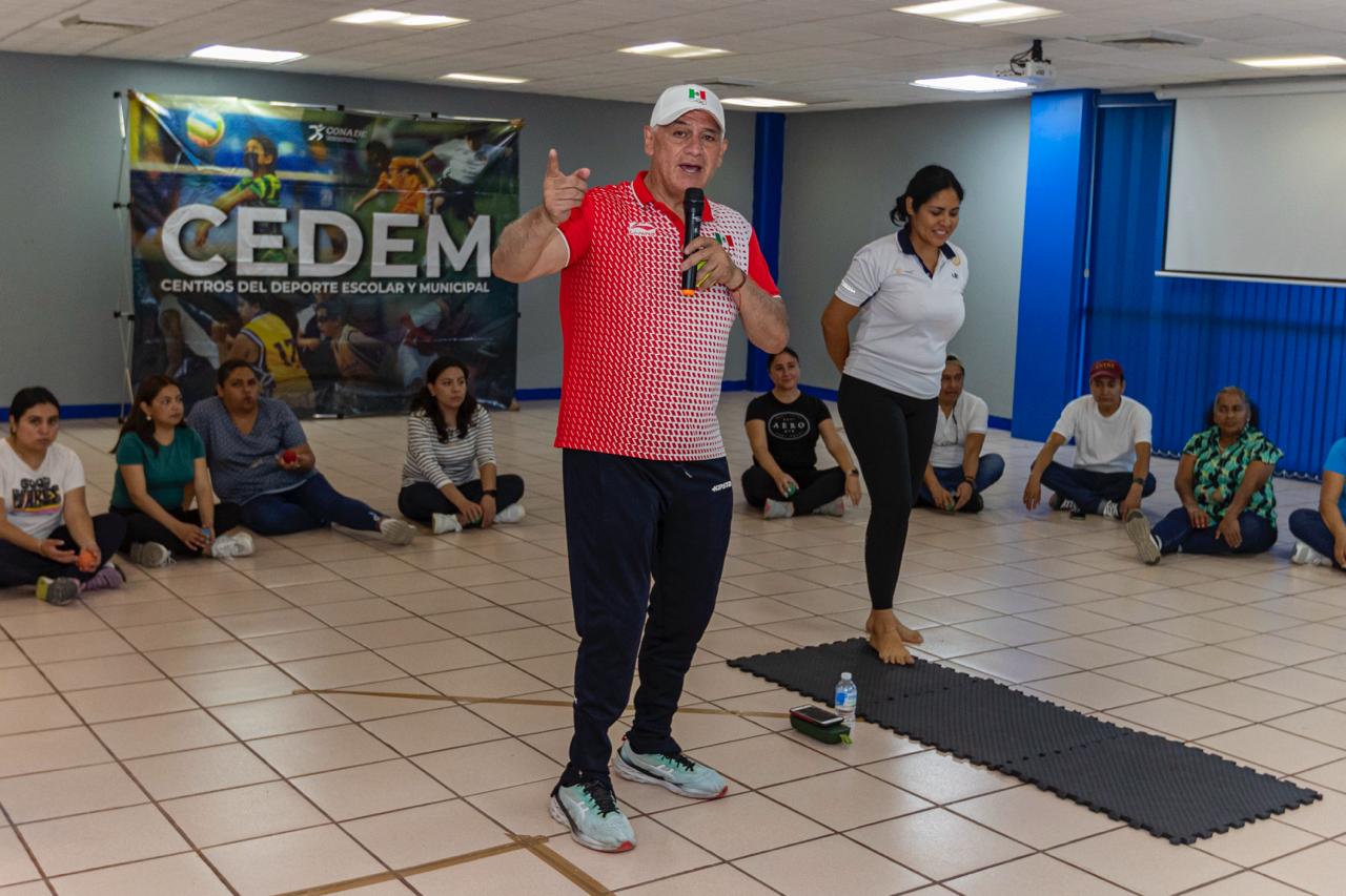 Arturo Contreras, director de Centros del Deporte Escolar y Municipal (CEDEM), en primera semana del programa “Aprender Jugando”, Acapulco, Guerrero. CONADE