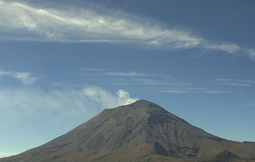 En las últimas 24 horas, mediante los sistemas de monitoreo del volcán Popocatépetl se identificaron 46 exhalaciones de baja y mediana amplitud, acompañados de gases volcánicos y ligeras cantidades de ceniza