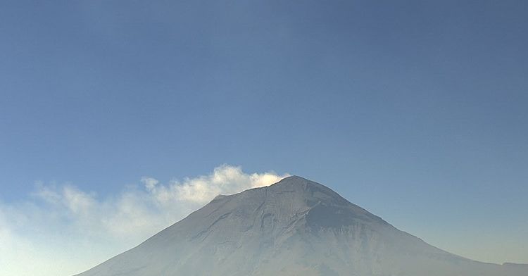 En las últimas 24 horas, mediante los sistemas de monitoreo del volcán Popocatépetl se identificaron 20 exhalaciones de baja y mediana amplitud, acompañados de gases volcánicos y ligeras cantidades de ceniza.