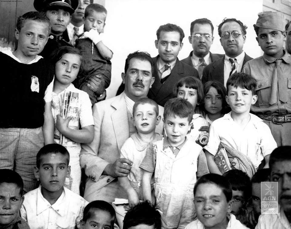 AGN, Archivos fotográficos, Enrique Díaz, Delgado y García, Cronológico, EDDG/61/12/ “Llegada a México de los Niños Españoles”.