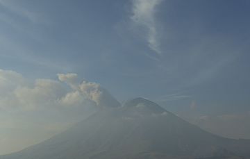 En las últimas 24 horas, mediante los sistemas de monitoreo del volcán Popocatépetl, se detectaron 86 exhalaciones