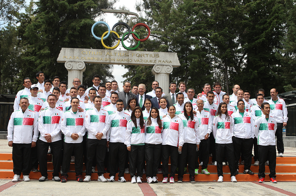 Fotografía oficial del equipo mexicano que participará XVII Campeonato Mundial de Pelota Vasca que se llevará a cabo en el Estado de México.