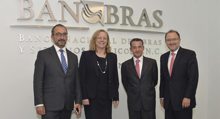 Ary Naim, Gerente de IFC; Karin Finkelston, VP y COO de MIGA; Abraham Zamora, Director General de Banobras y Gerardo Corrochano, Director del Banco Mundial para México y Colombia. 