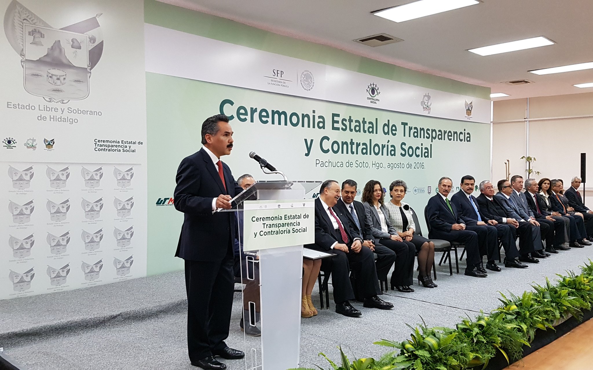 Javier Vargas Zempoaltecatl asistió a Ceremonia de Premiación de Transparencia y Contraloría Social 2015