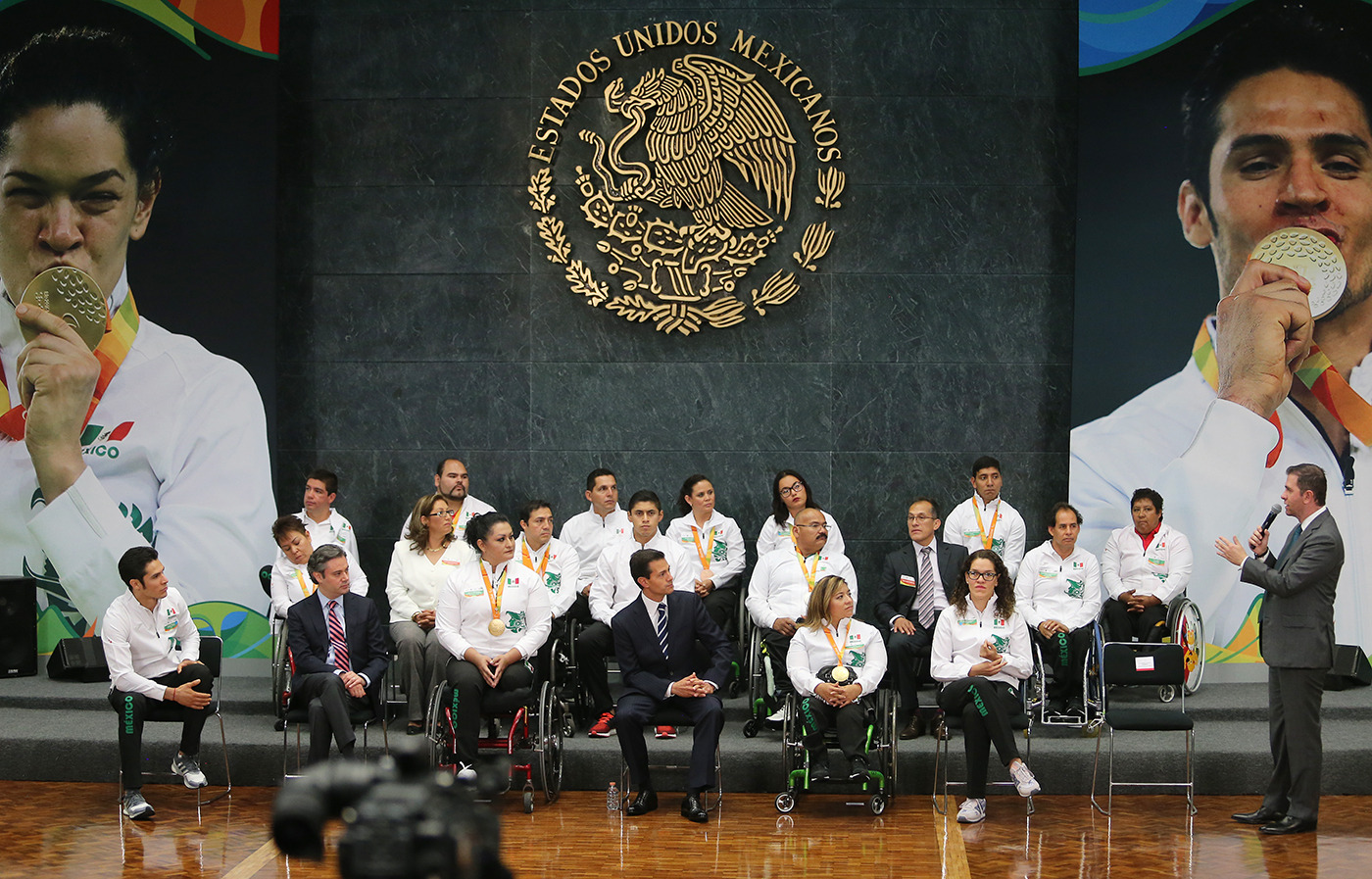 Dialoga Alfredo Castillo Cervantes con seleccionados de Juegos Paralímpicos Río 2016