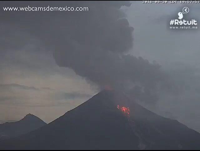Imagen vía @webcamsdeMéxico del Volcán de Colima