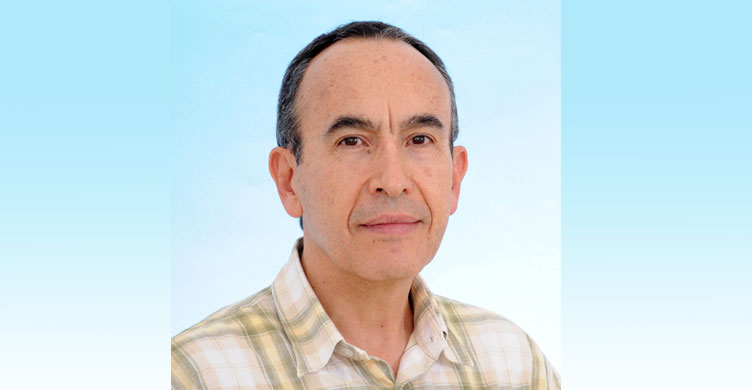 El doctor Javier Avilés López es galardonado con el Premio SMIE a la Investigación