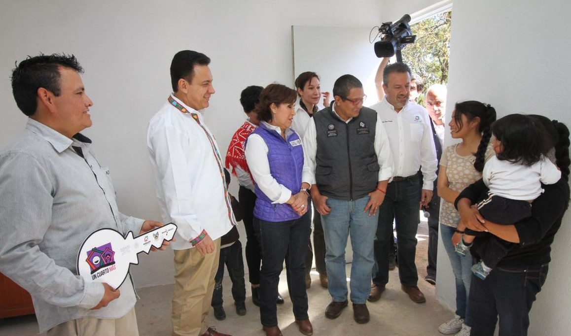 Entrega de acciones de Un Cuarto Más en Santiago Tepepa, municipio de Acaxochitlán, HIdalgo.