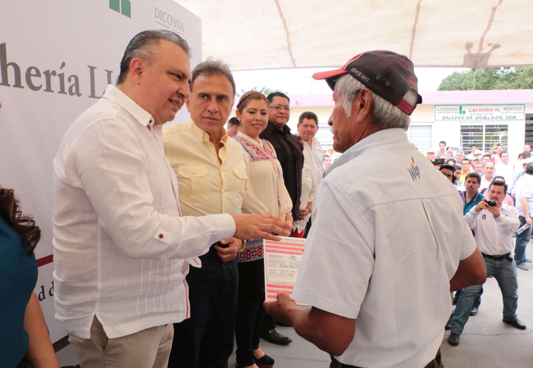 Veracruz agradece a EPN apoyo social a través de Liconsa: Yunes