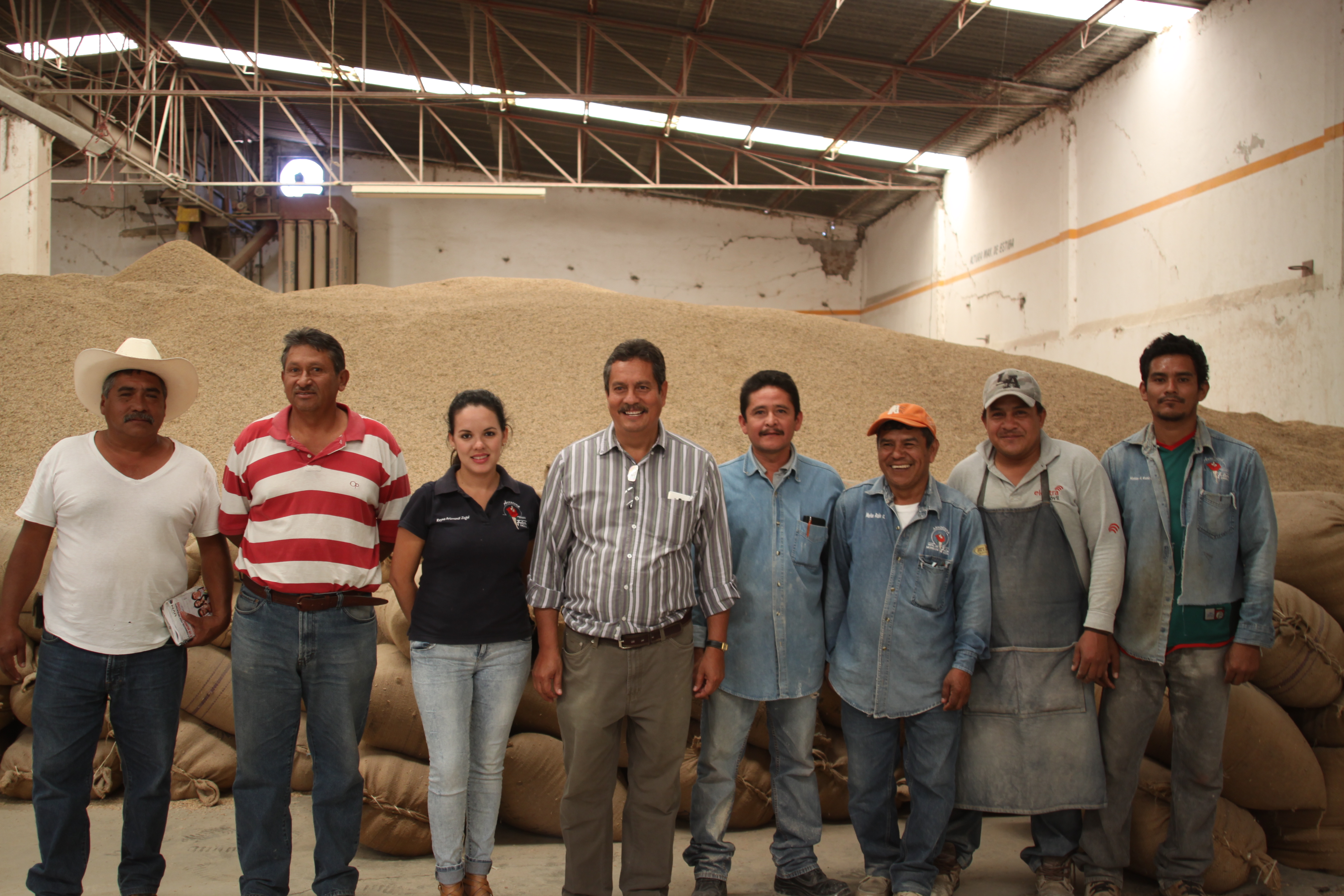 Productores de arroz apoyados por el INAES en Morelos