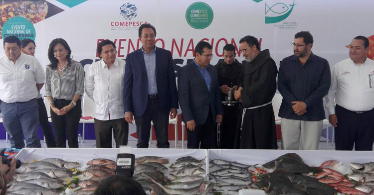 Durante el evento nacional de Cuaresma, también participaron empresas patrocinadoras de la industria pesquera, quienes regalaron a los jaliscienses que asistieron, alrededor de 5 mil productos.