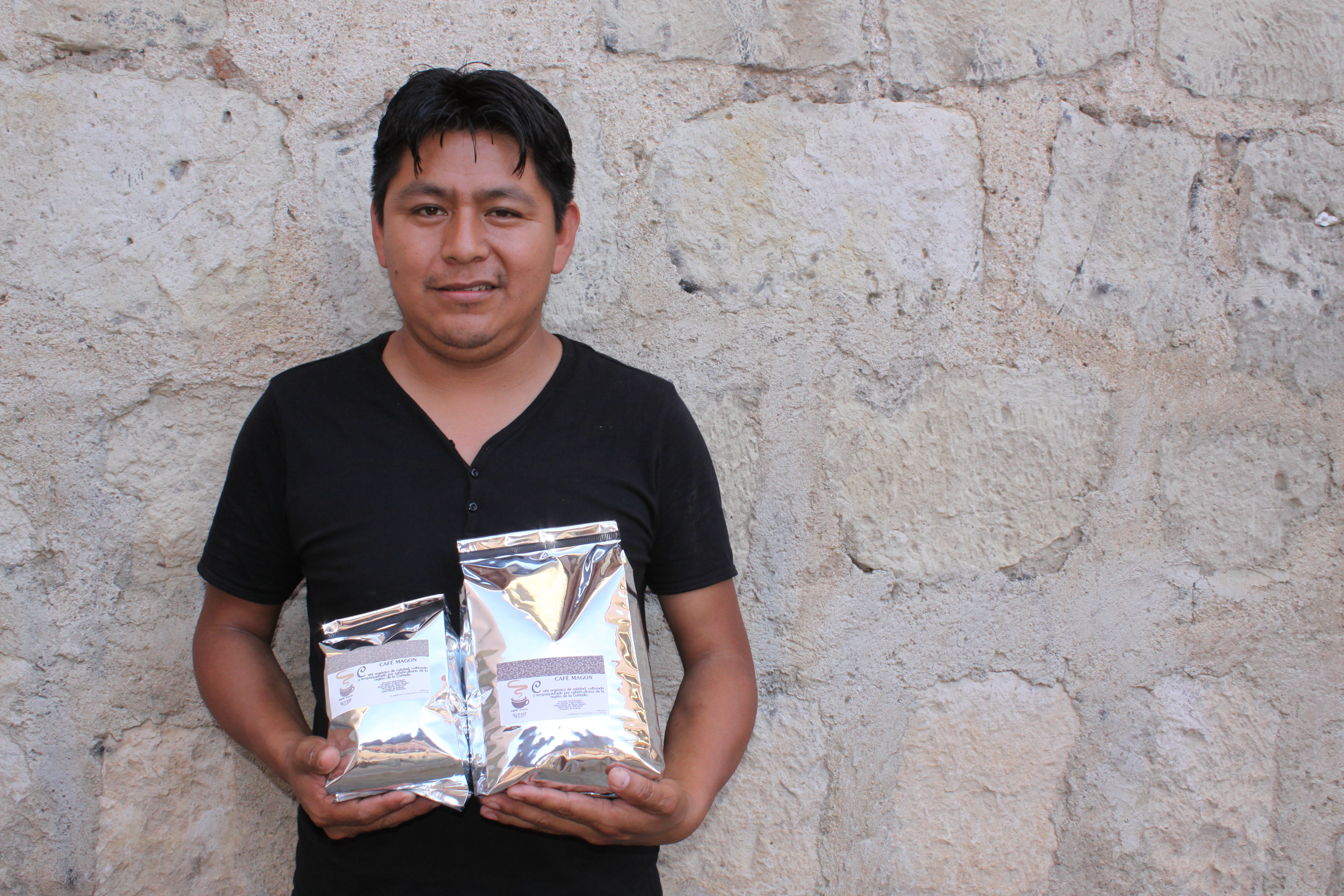 Productor de café apoyado por el INAES en Oaxaca