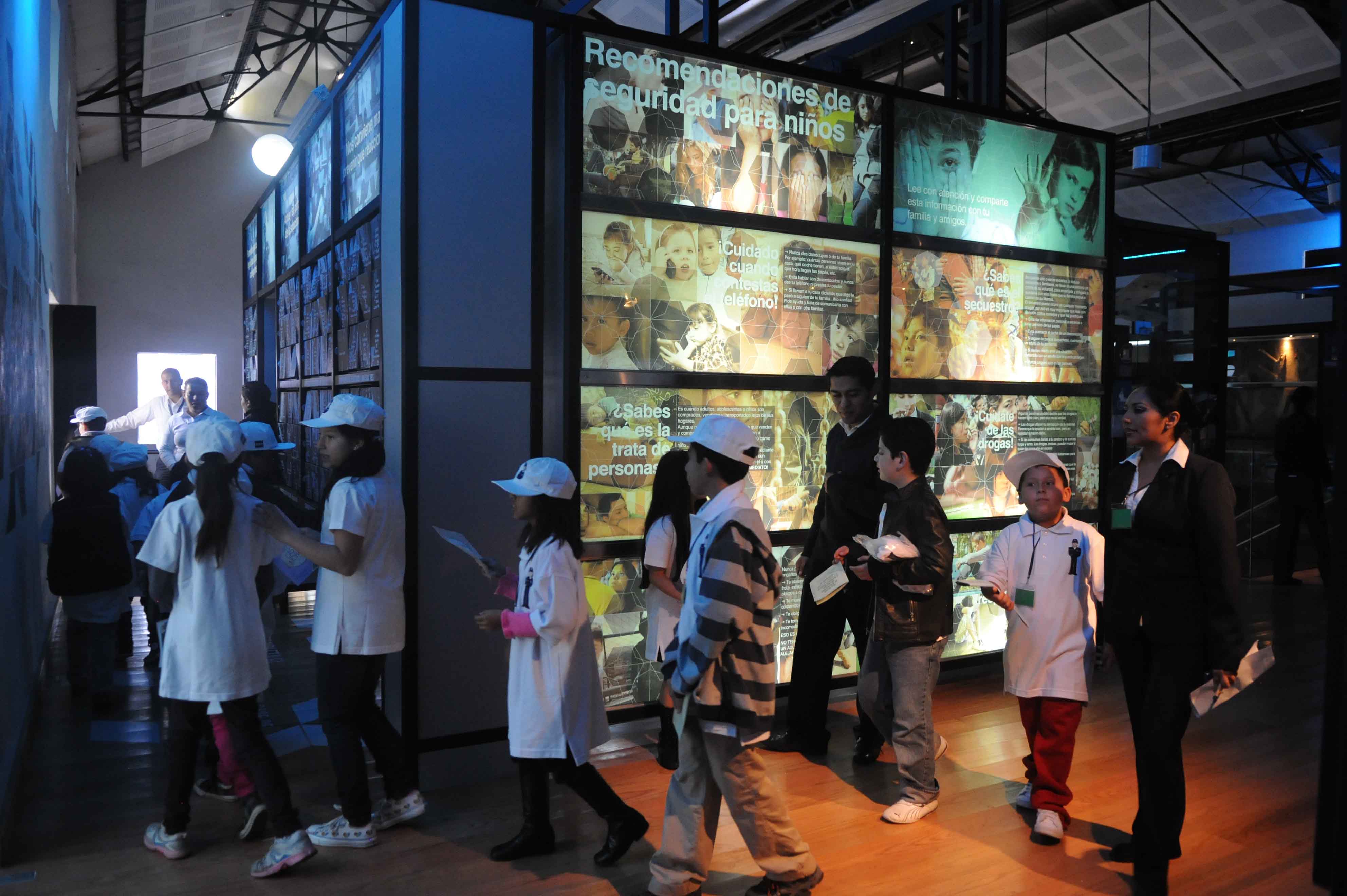 Las niñas y niños pueden recorrer las instalaciones del Museo y conocer la nueva sección dedicada a los Binomios Caninos de la corporación