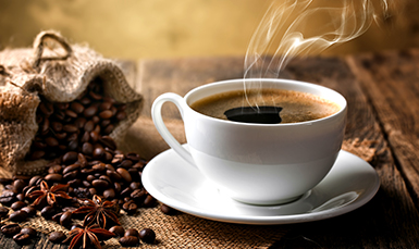 Una taza de café, para muchos, es ideal para empezar el día