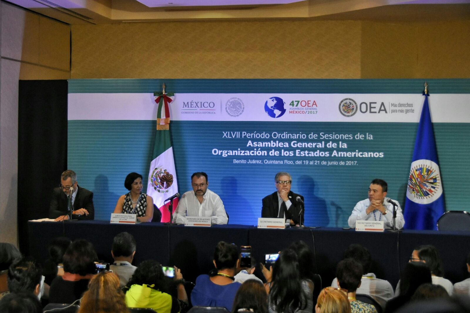 Conferencia de prensa en el marco de la 47 Asamblea General de la OEA