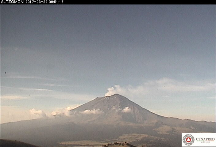 En las últimas 24 horas, por medio de los sistemas de monitoreo del volcán Popocatépetl, se identificaron 20 exhalaciones de baja intensidad.
