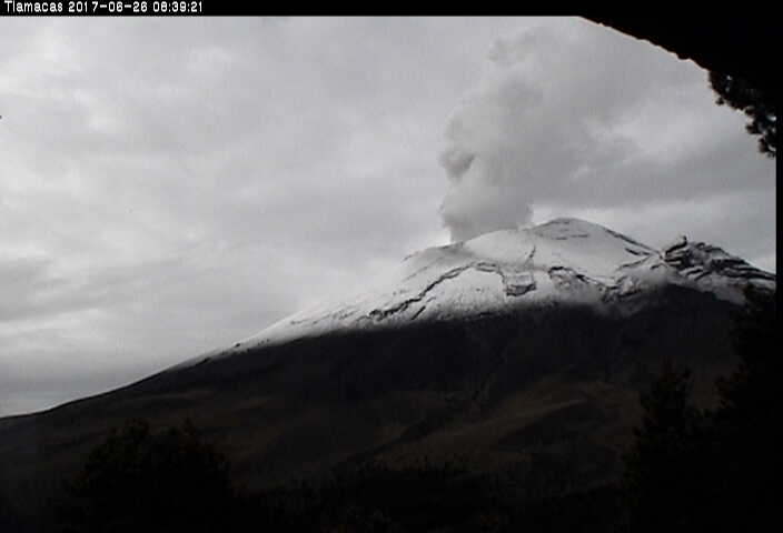 En las últimas 24 horas, por medio de los sistemas de monitoreo del volcán Popocatépetl, se identificaron 68 exhalaciones de baja intensidad.