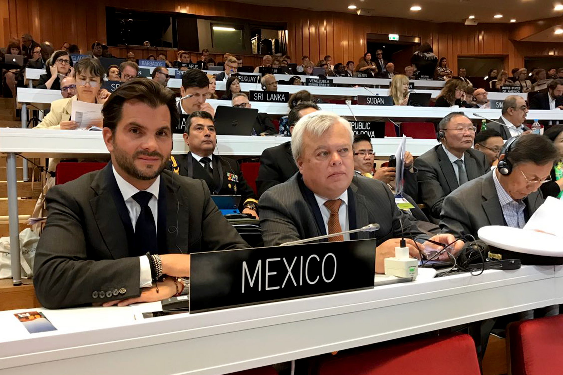 El Secretario de SEMARNAT, Rafael Pacchiano, encabezó la delegación de México y formó parte  de la misma el titular de la CONAPESCA, Mario Aguilar Sanchez.