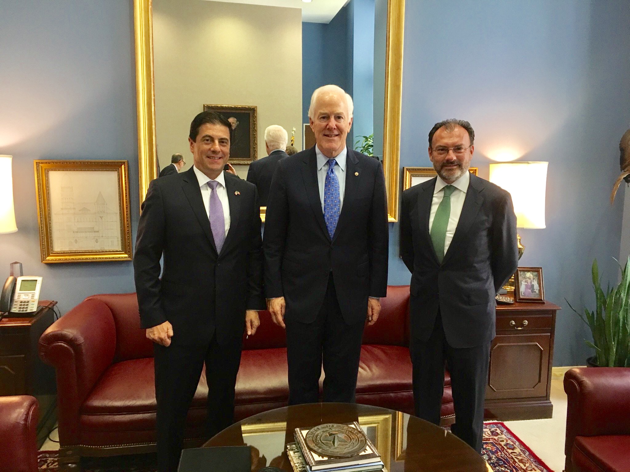 Se reúne el Canciller Luis Videgaray con el Vicecoordinador Parlamentario del Partido Republicano en el Senado de EUA