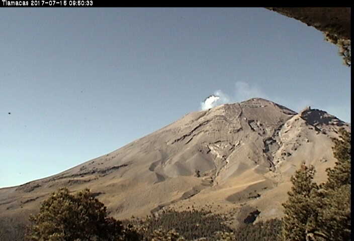 En las últimas 24 horas, por medio de los sistemas de monitoreo del volcán Popocatépetl, se identificaron 19 exhalaciones de baja intensidad, acompañadas por vapor de agua y gases