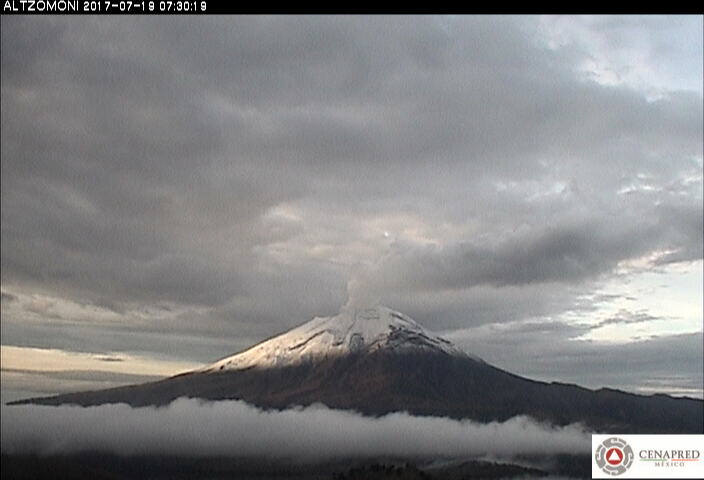 En las últimas 24 horas, por medio de los sistemas de monitoreo del volcán Popocatépetl, se identificaron 85 exhalaciones de baja intensidad.