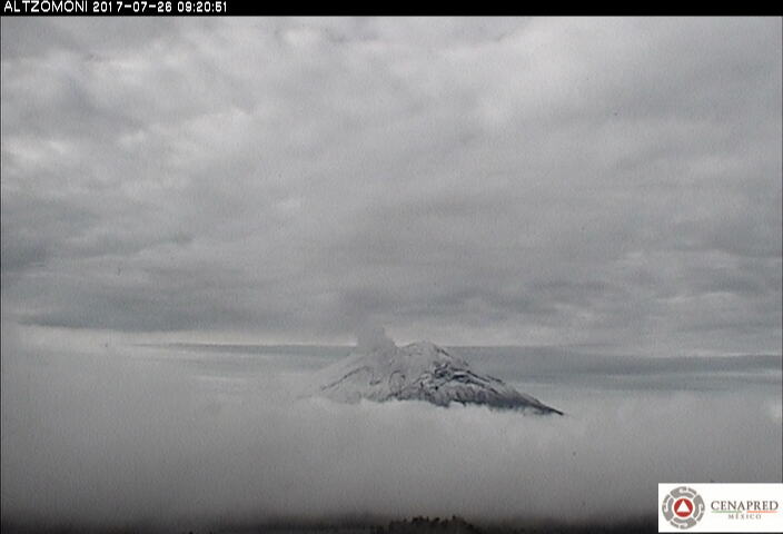 En las últimas 24 horas, por medio de los sistemas de monitoreo del volcán Popocatépetl, se identificaron 38 exhalaciones de baja intensidad; que debido a los intensos nublados no fue posible su observación. 