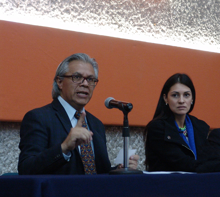 Diego Reza Becerril y Adriana Mendoza en el auditorio Lauro Aguirre UPN Ajusco.