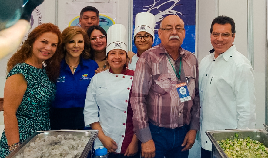 Ante decenas de participantes en la exposición, desde productores pesqueros, comercializadores, industriales, investigadores y acuacultores, Carlos Omar Vergara señaló que Baja California es un estado con gran potencial de recursos pesqueros y acuícolas.