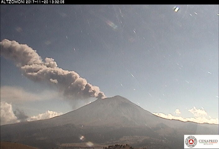 El volcán Popocatépetl a las 13:23h presentó nuevamente una columna de ceniza de 1.8km de altura que se dispersa al este-sureste, esta actividad esta contemplada dentro de los escenarios de actividad volcánica Amarillo Fase 2.