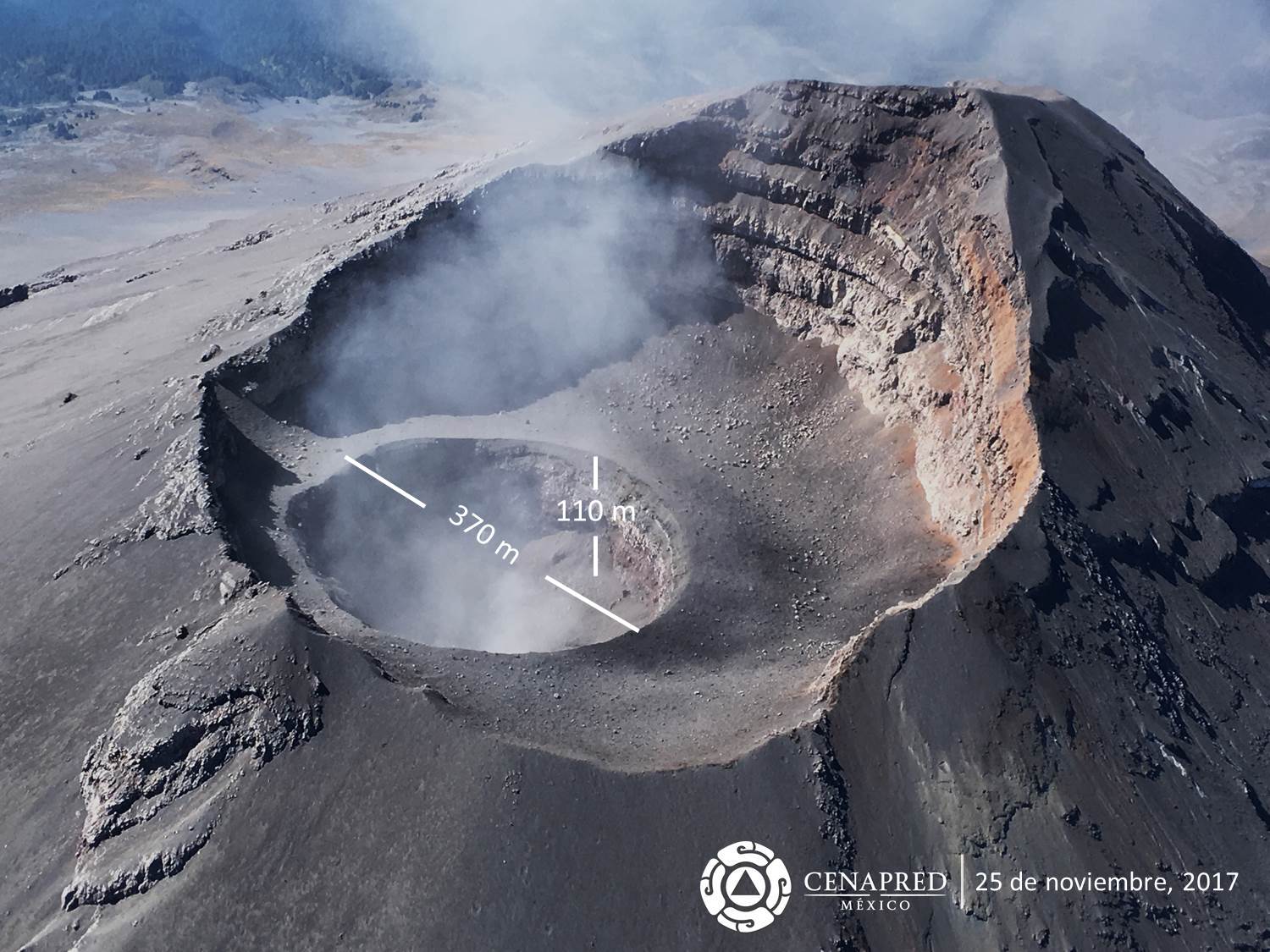 A partir de las observaciones realizadas durante este sobrevuelo, se pudo determinar que la actividad explosiva registrada en días pasados, hizo que el cráter interno aumentara sus dimensiones, alcanzando un diámetro de 370 m y una profundidad de 110 m.