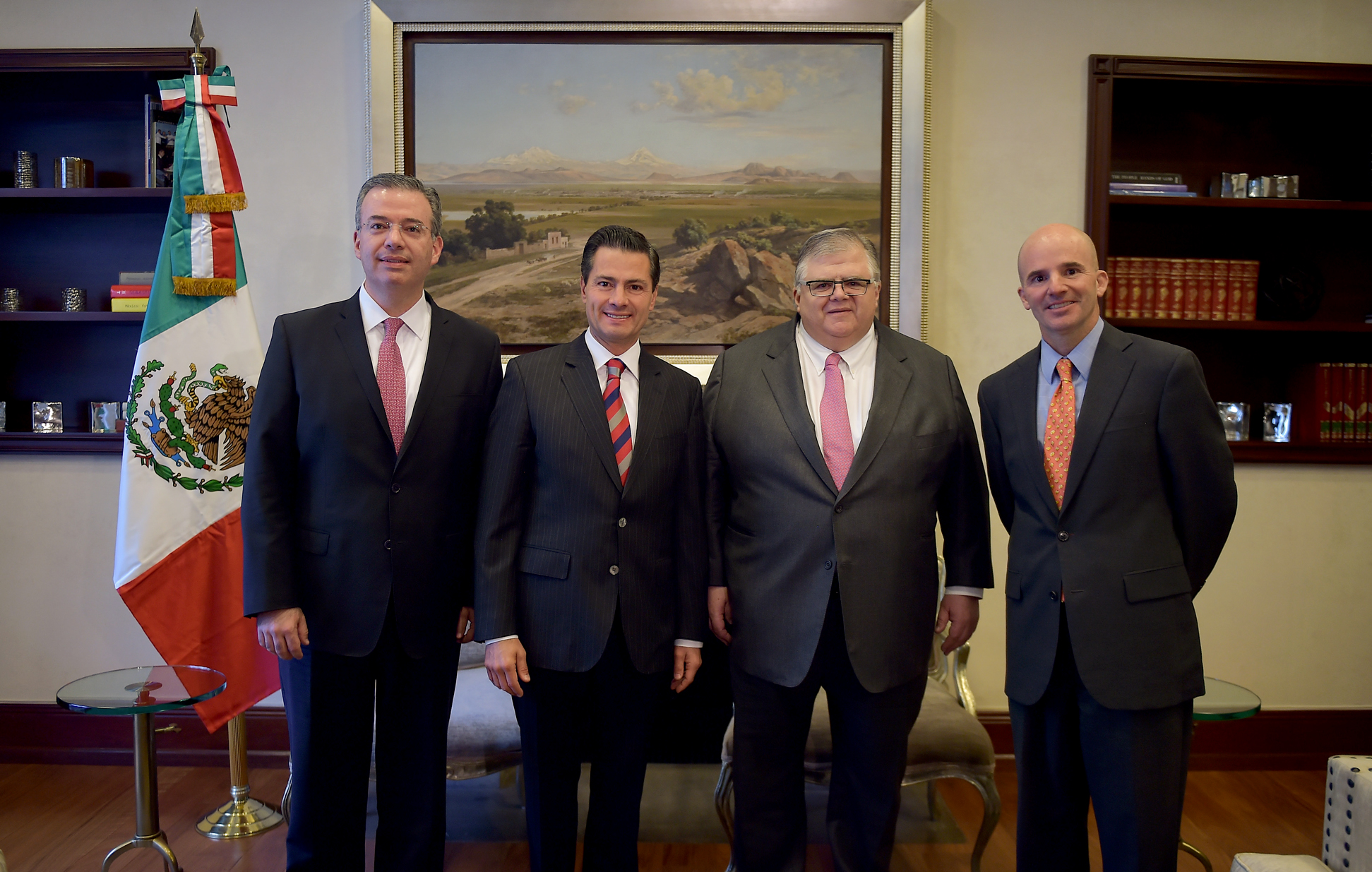 Gobernador de Banxico, Alejandro Díaz de León, Presidente Enrique Peña Nieto, Dr. Agustín Carstens y Secretario Gonzalez Anaya