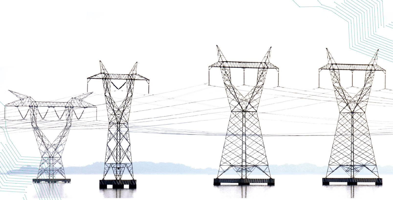 Torres de transmisión electrifica sobre el mar