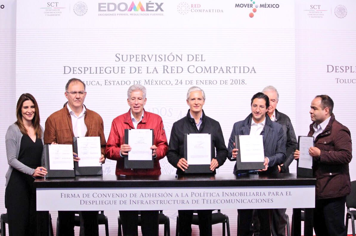 Se firmó el Convenio de Adhesión a la Política Inmobiliaria para el Despliegue de Infraestructura de Telecomunicaciones con el titular de la SCT, Gerardo Ruiz Esparza.