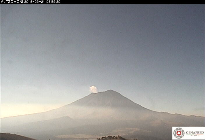 En las últimas 24 horas, por medio de los sistemas de monitoreo del volcán Popocatépetl, se identificaron 115 exhalaciones de baja intensidad.