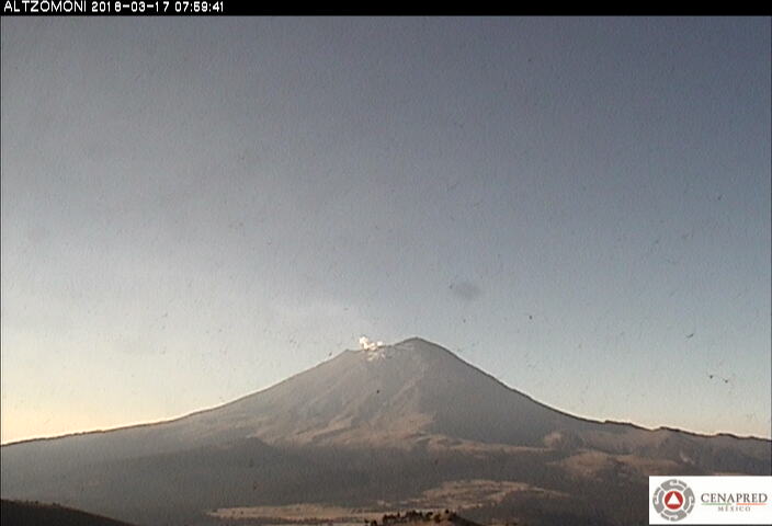 En las últimas 24 horas, por medio de los sistemas de monitoreo del volcán Popocatépetl, se identificaron 50 exhalaciones de baja intensidad