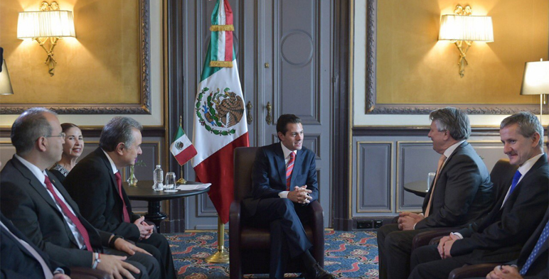 Presidente Enrique Peña Nieto, Secretario de Energía Pedro Joaquín Coldwell 