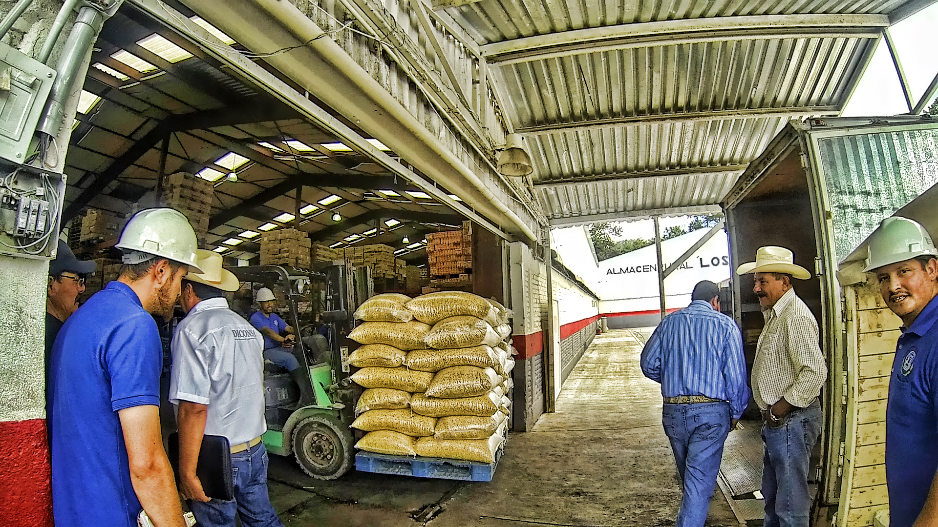 DICONSA refuerza distribución de productos ante temporada de lluvias 