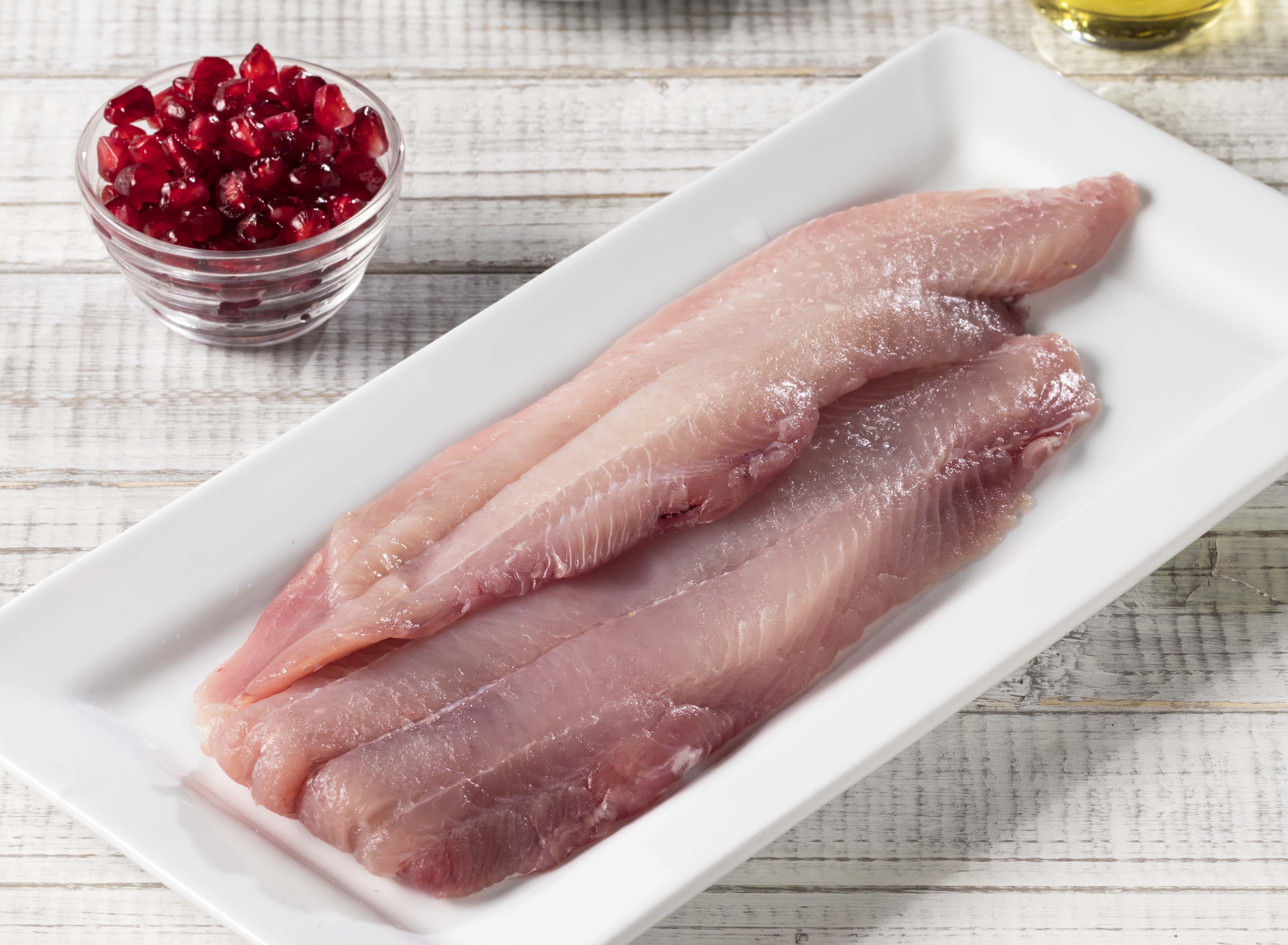 La carpa es un pescado que debe almacenarse a temperaturas menores de 5 grados centígrados para conservarlo en óptimas condiciones para su consumo.