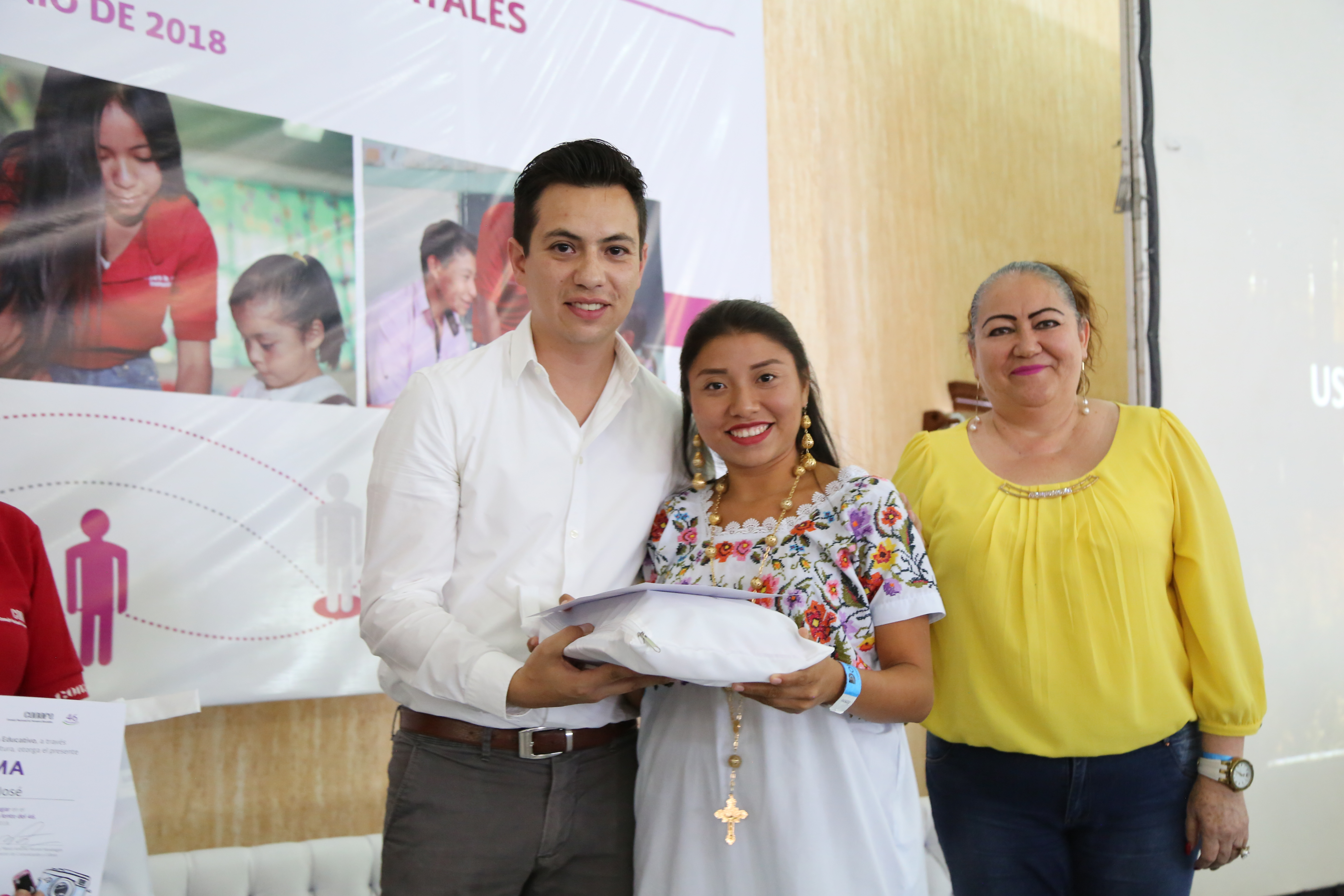 Guadalupe Anahí Moo Chan, líder para la educación comunitaria de Yucatán, fue la ganadora del concurso Ponte la lente del 46.