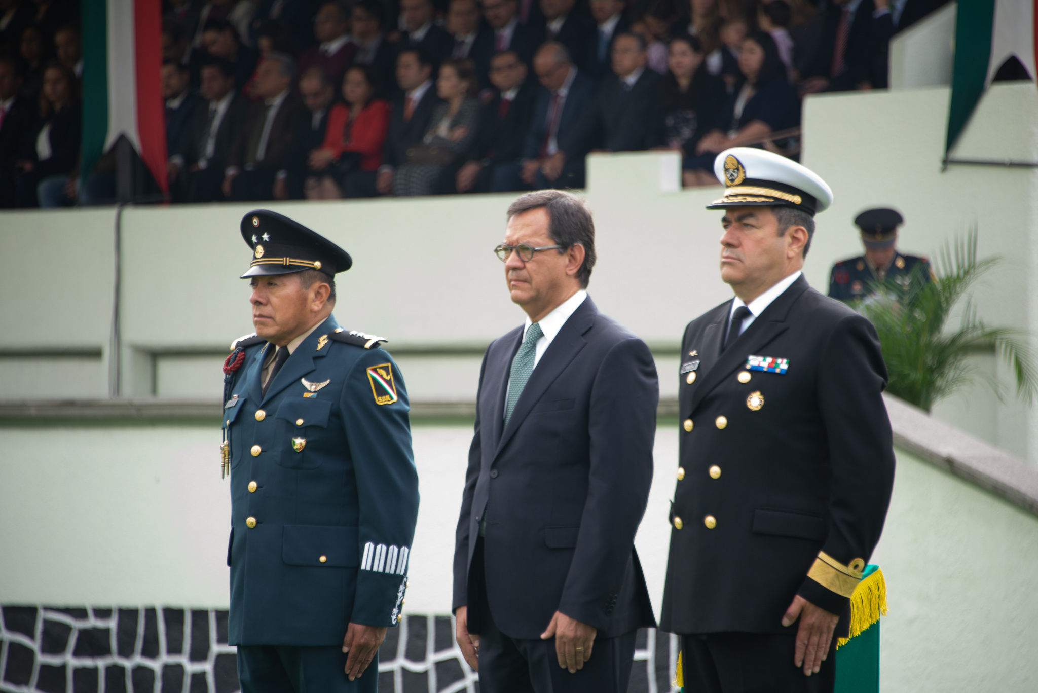 El Secretario del Trabajo y Previsión Social, Roberto Campa Cifrián, encabeza la ceremonia de Izamiento y Honores a la Bandera en el Campo Militar Marte
