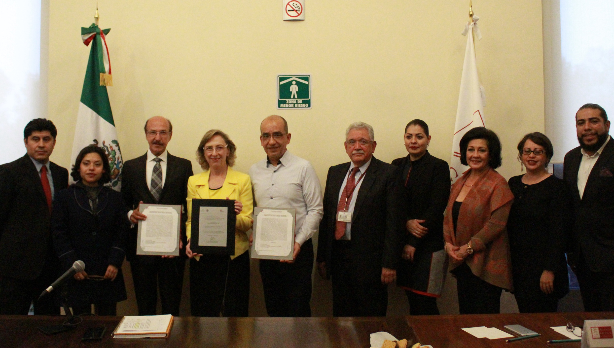 Integrantes del Comité funcionarios del AGN, del Instituto de Capacitación para el Trabajo  del estado de Puebla (ICATEP)  y Agroasemex