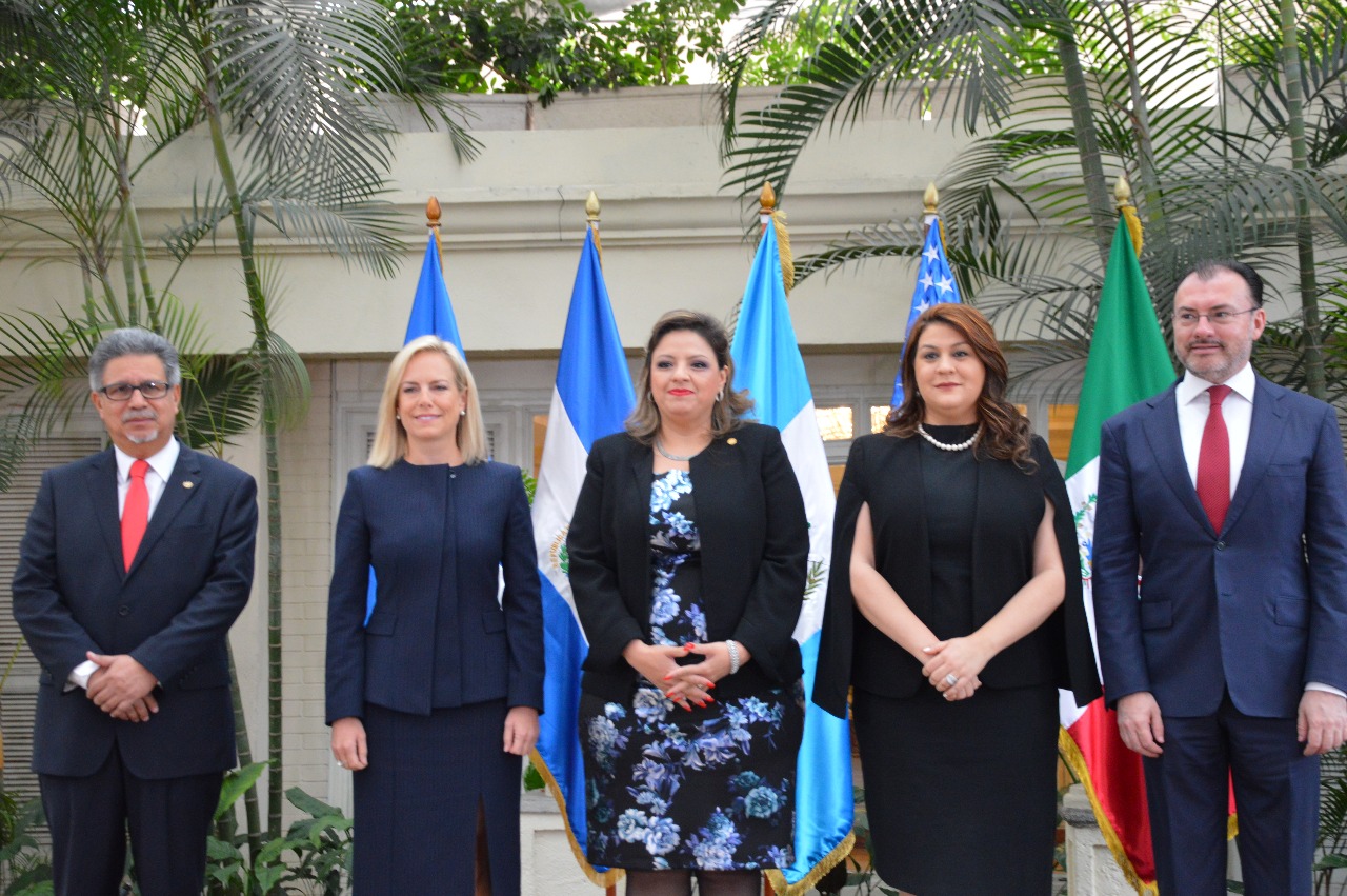 Ministros de Relaciones Exteriores de México, El Salvador, Guatemala, Honduras, y la Secretaria de Seguridad Interior de los Estados Unidos en la ciudad de Guatemala 