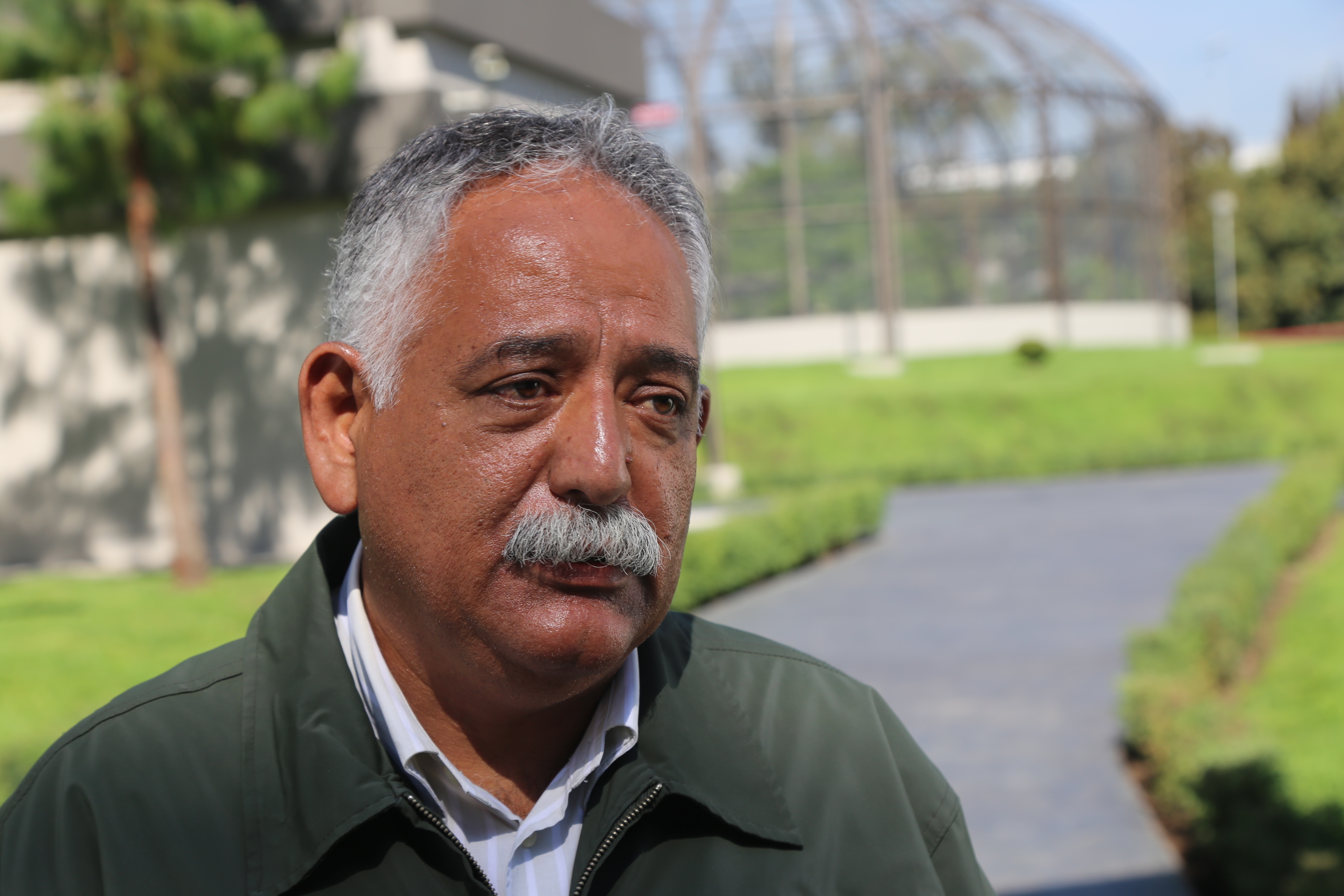 Retrato de Porfirio Silva Rojas, responsable técnico del Centro Nacional de Control y Protección del Águila Real. 