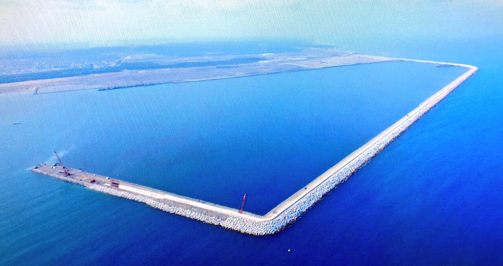 Construimos uno de los #Puertos más importantes del continente, El #NuevoPuertoDeVeracruz, el más importante de los últimos 100 años en el país.