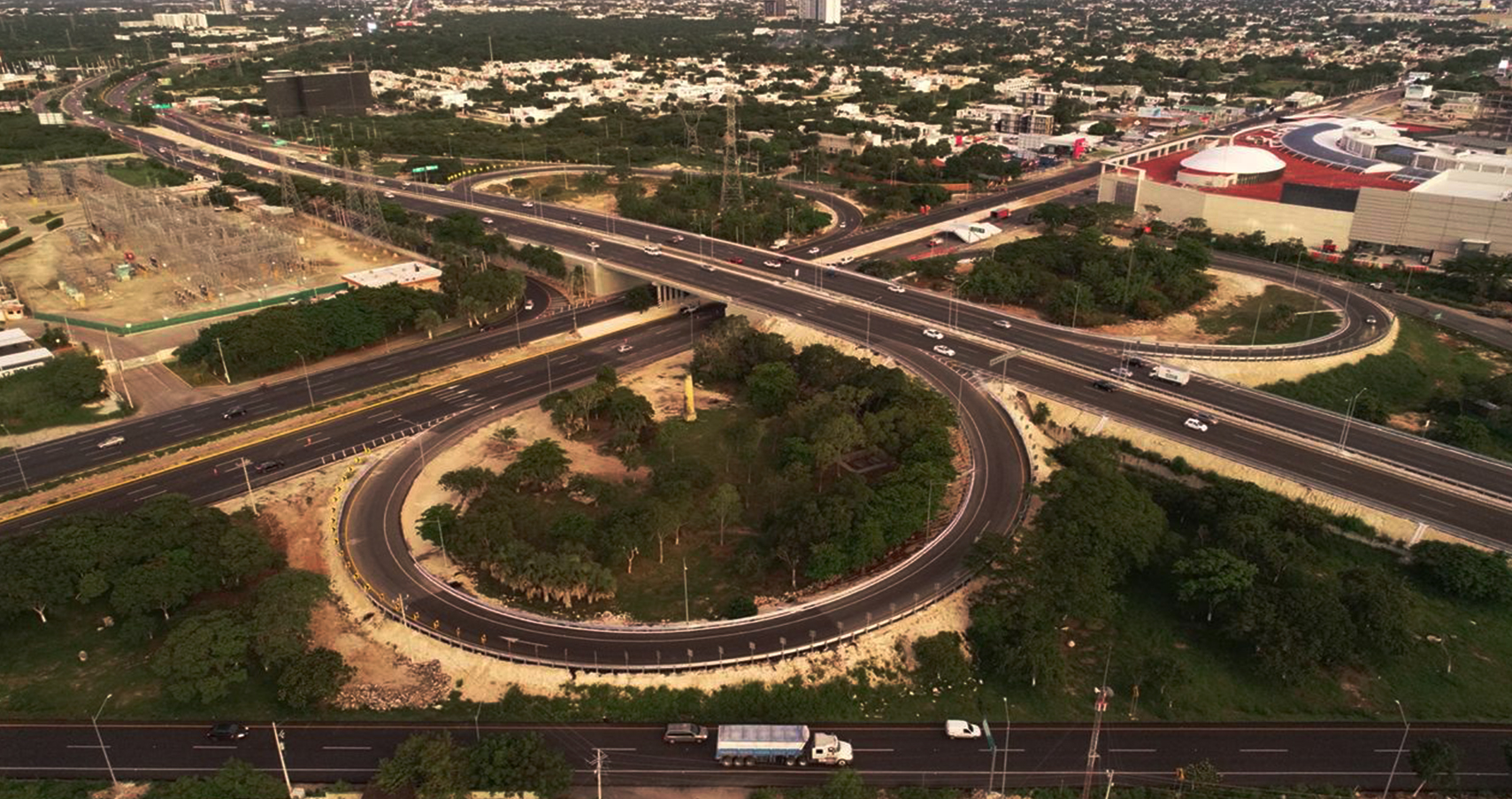 La modernización del Periférico de la Ciudad de Mérida Distribuidor Vial Salida a Progreso, reduce en 10 minutos el tiempo de recorrido