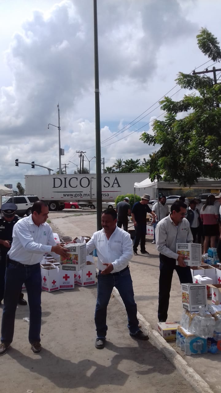 Trabajadores de Diconsa La Paz apoyan a damnificados de Sinaloa