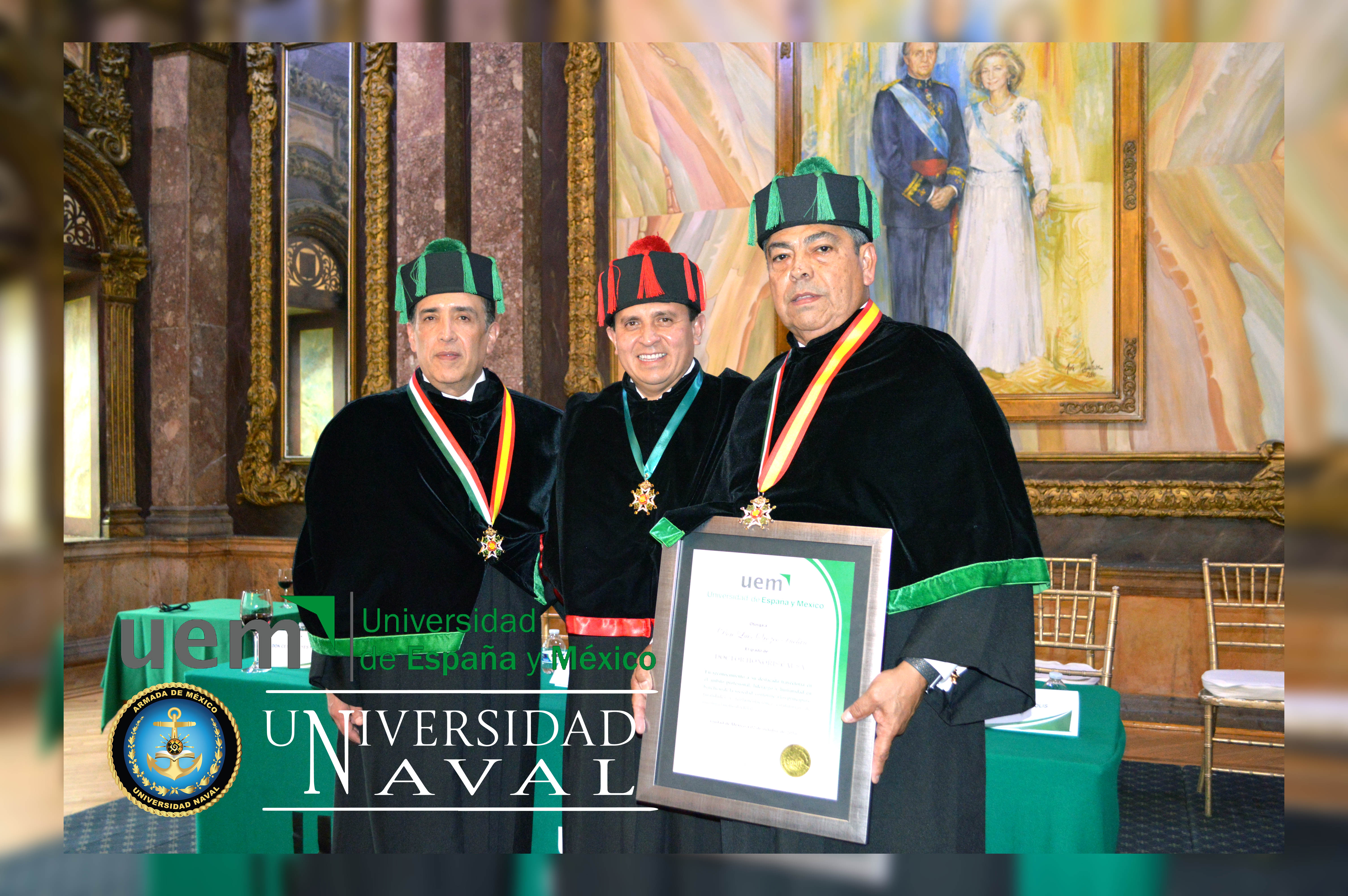 Rector de la Universidad Naval envestido como Doctor Honoris Causa por parte de la Universidad de España y México