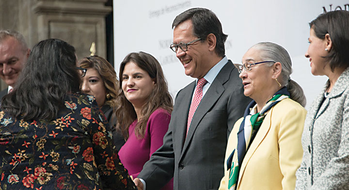 Lic. Roberto Rafael Campa Cifrián, Secretario del Trabajo y Previsión Social y otros funcionarios.